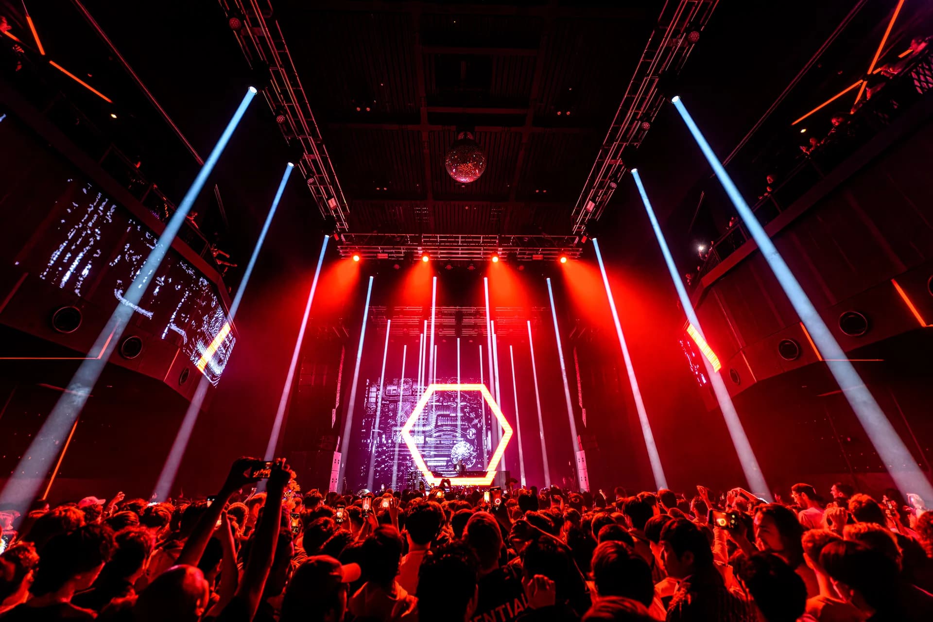 Adamson at the Junction of Entertainment in Japan - Gallery Image